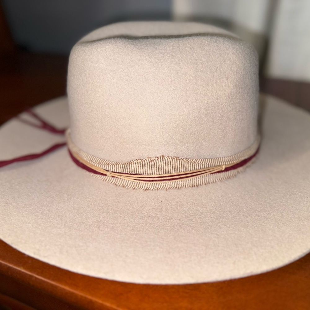 Lucky Brand Cream and Burgundy Wide-Brim Hat